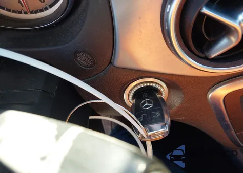 2017 Mercedes-Benz Gla 250 4Matic z USA, uszkodzony, nr VIN WDCTG4GBXHJ332020